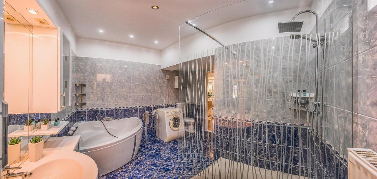 Riverside Apartman**** Miskolc Dış mekan fotoğraf